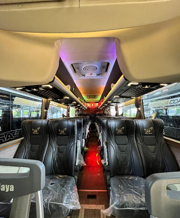 Detail kursi penumpang Bus Pariwisata Sutan Raya
